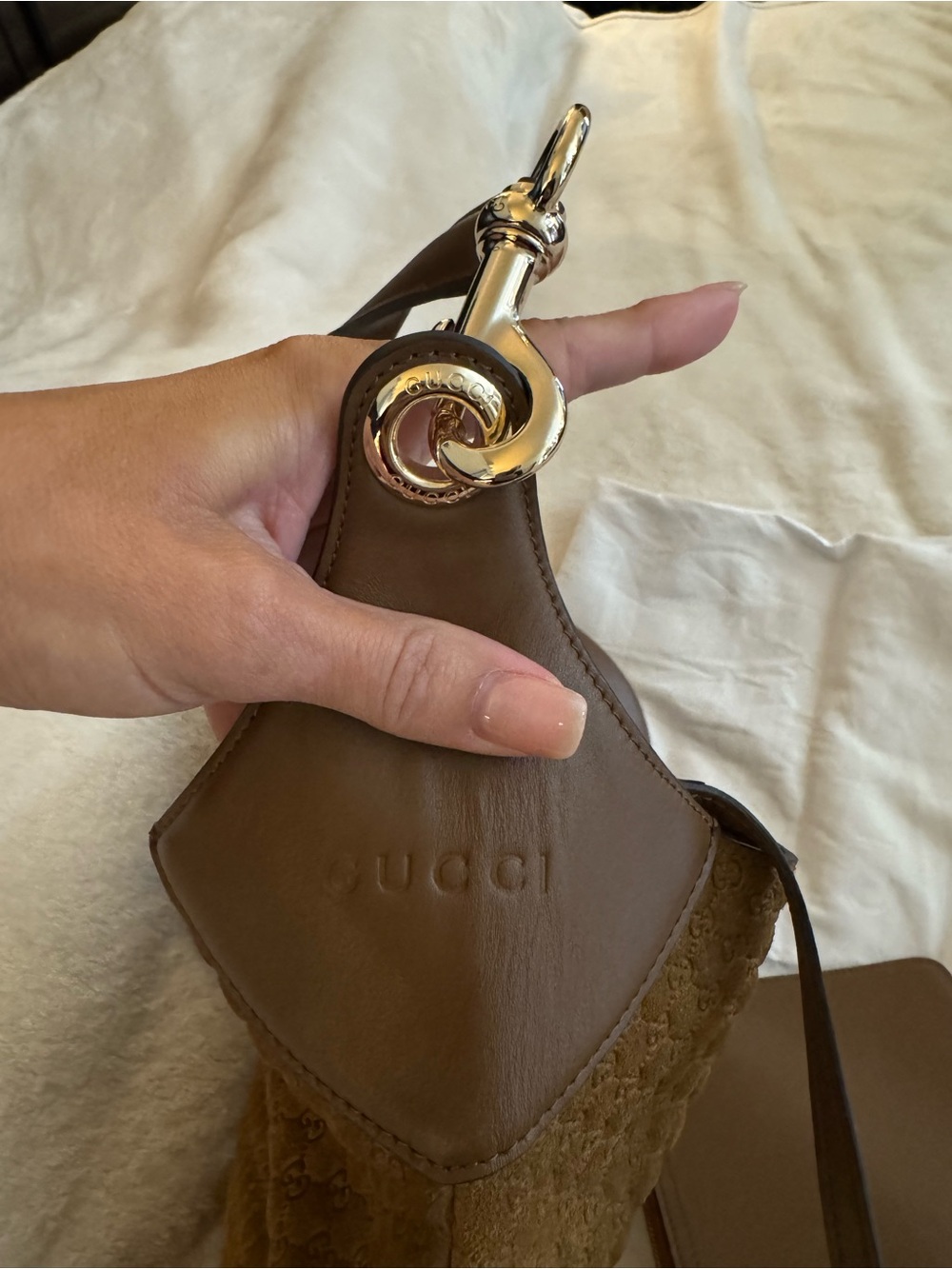 Gucci B Large Brown Micro GG Suede Leather Shoulder Bag EUC - Picture 6 of 8